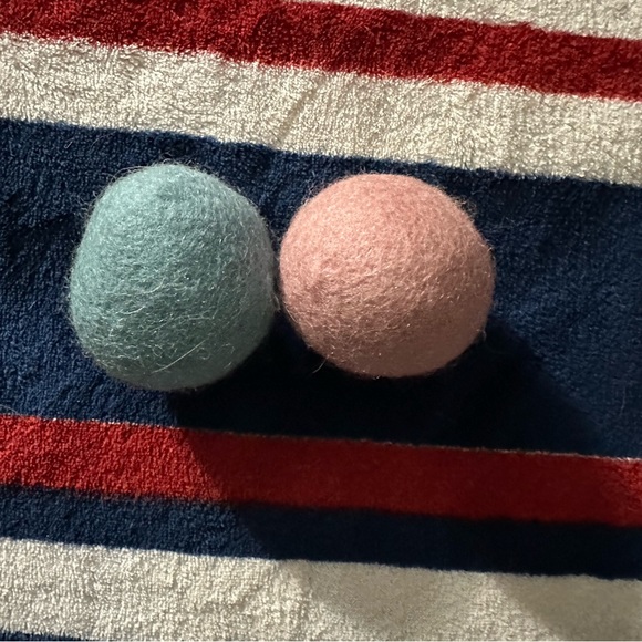 Cat Toy Balls - Wool - Hard Plastic with bells - Unknown Material - Picture 1 of 3